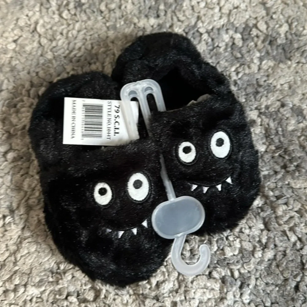 Toddler monster slippers